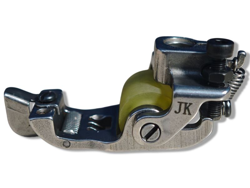 PIEDINO CON ROTELLA (1/4)R P69LH