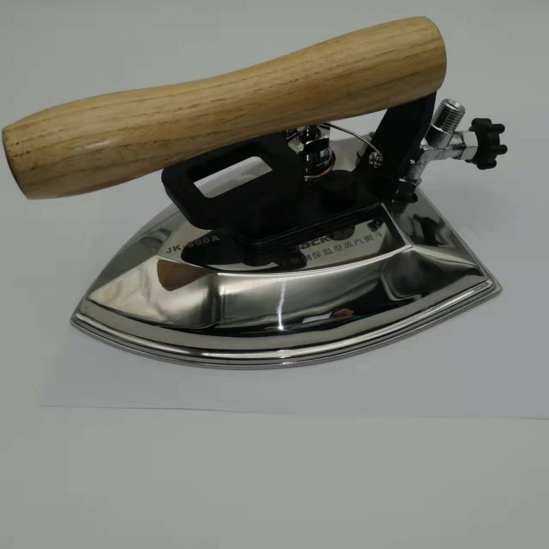 FERRO DA STIRO 600A STEAM IRON