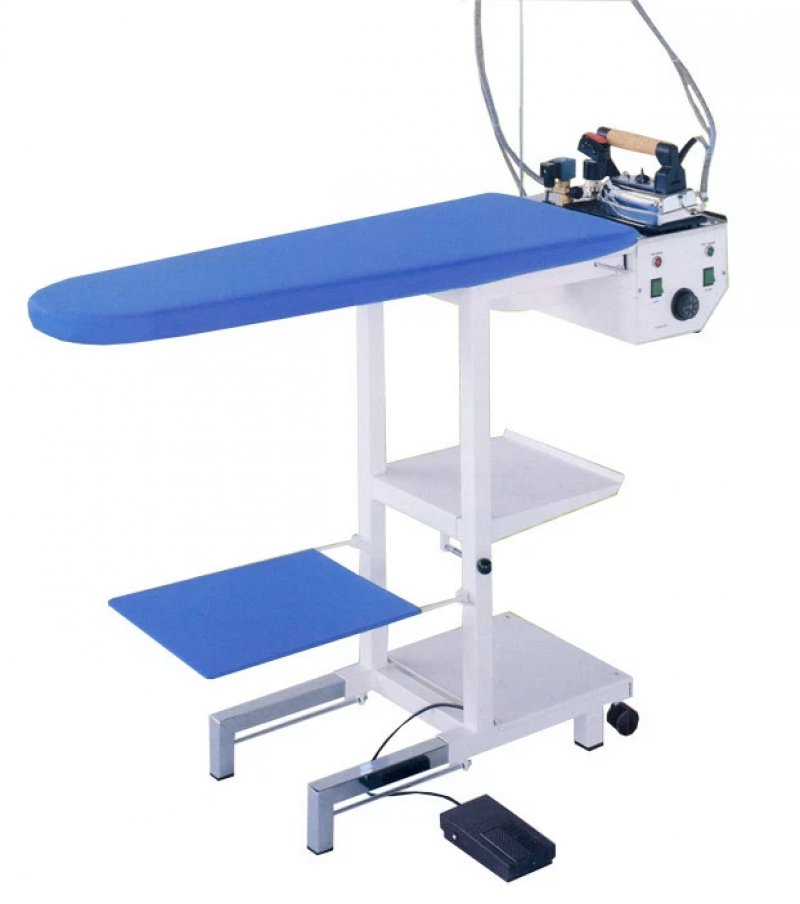 COMELUX C TAVOLO STIRO CALDAIA FERRO ASPIRATORE TAPPETINO E APPOGGIAFERRO